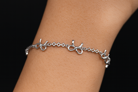 Stylish Silver Bow Bracelet for Women | Minimal & Elegant Charm Design