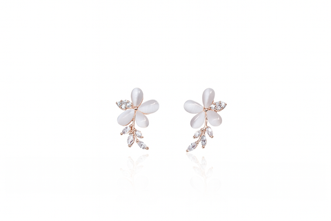 🌸 Blossom Grace Crystal Earrings