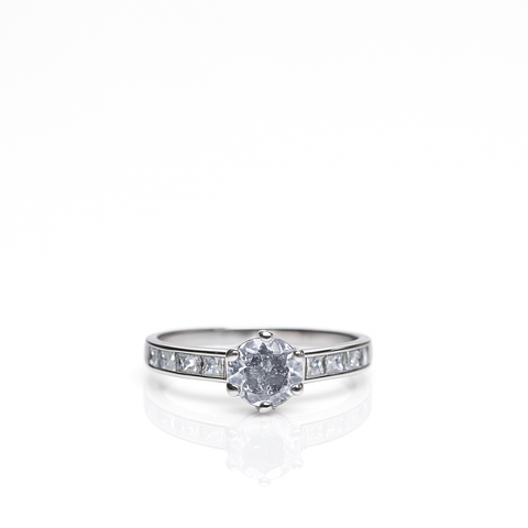 💎 Timeless Radiance Silver Solitaire Ring