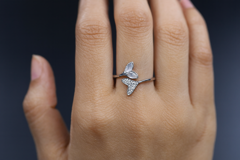 🌿 Elegant Leaf Whisper Silver Ring