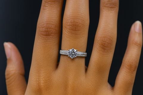 💍 Radiant Promise Silver Ring