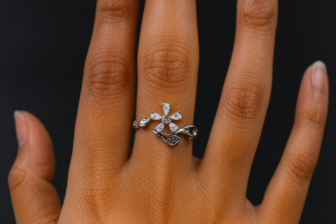 🌸 Floral Bliss Adjustable Silver Ring