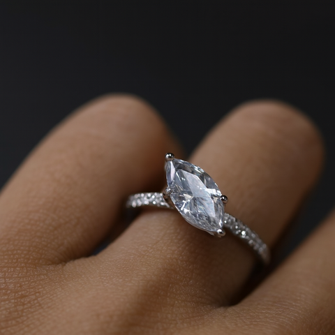 💎 Marquise Shine Elegance Ring