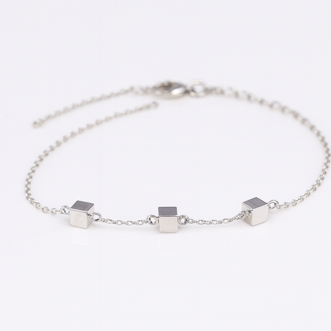 Minimalist Silver Cube Bracelet | Modern Geometric Design for Everyday Elegance