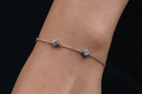 Minimalist Silver Cube Bracelet | Modern Geometric Design for Everyday Elegance