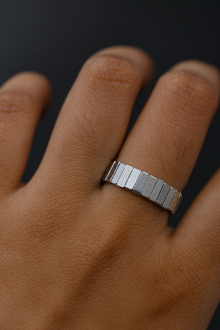 💎 Classic Silver Band Ring